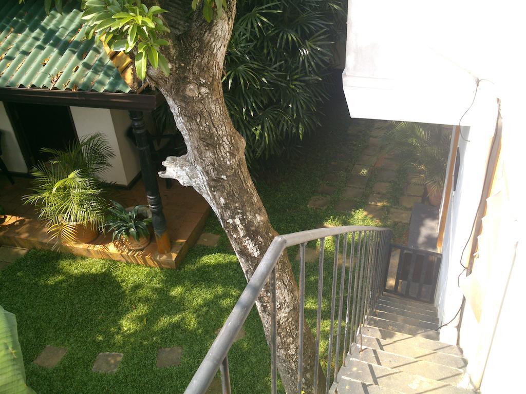 Anne'S Maisonnette Galle Exterior photo